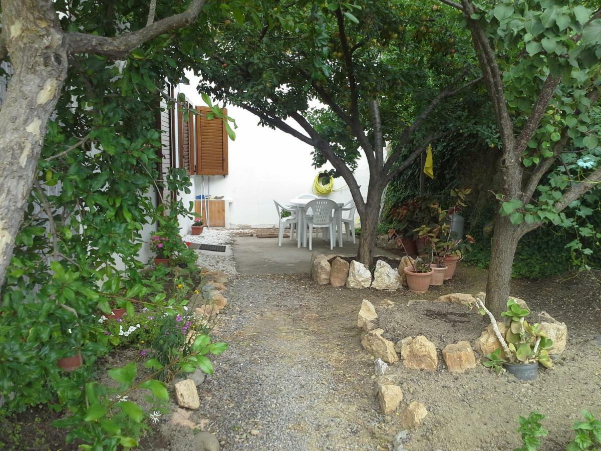 Lovely House Daire Nebida Dış mekan fotoğraf